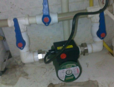 裝個(gè)地?zé)嵫h(huán)泵，暖氣一開家里24小時(shí)都不冷！